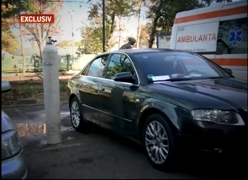Κορονοϊός: Εικόνες σοκ! Γεμάτα τα νοσοκομεία στη Ρουμανία, ασθενείς σε αυτοκίνητα με οξυγόνο