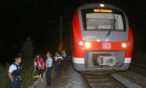 Τρόμος στη Γερμανία: Τραυματίες σε επίθεση με μαχαίρι μέσα σε τρένο