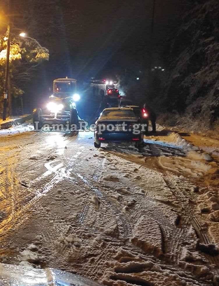 Κακοκαιρία Carmel: Εγκλωβίστηκαν οδηγοί λόγω της σφοδρής χιονόπτωσης στην Φθιώτιδα