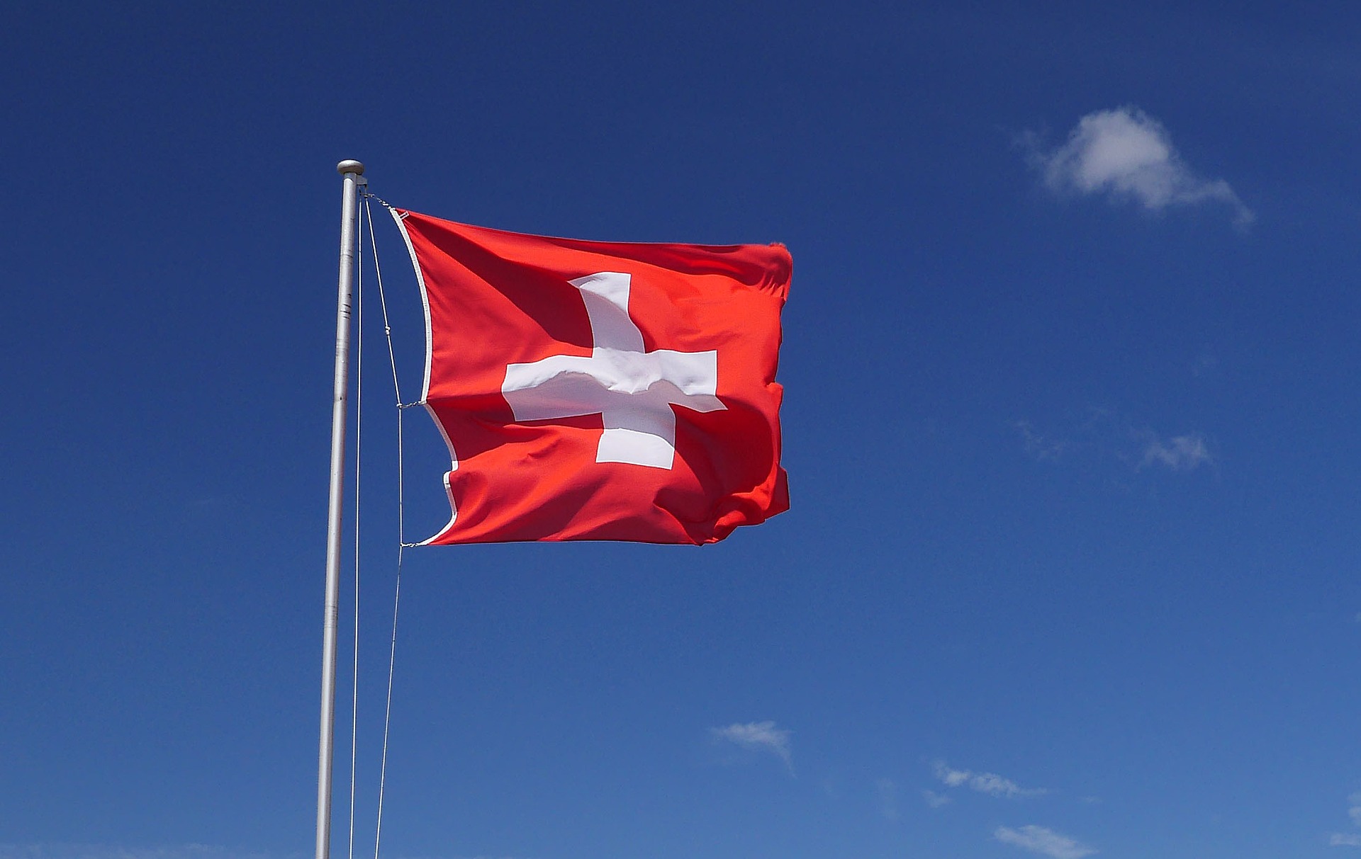 Η μετάλλαξη Όμικρον βάζει σε καραντίνα 2.000 άτομα στην Ελβετία!