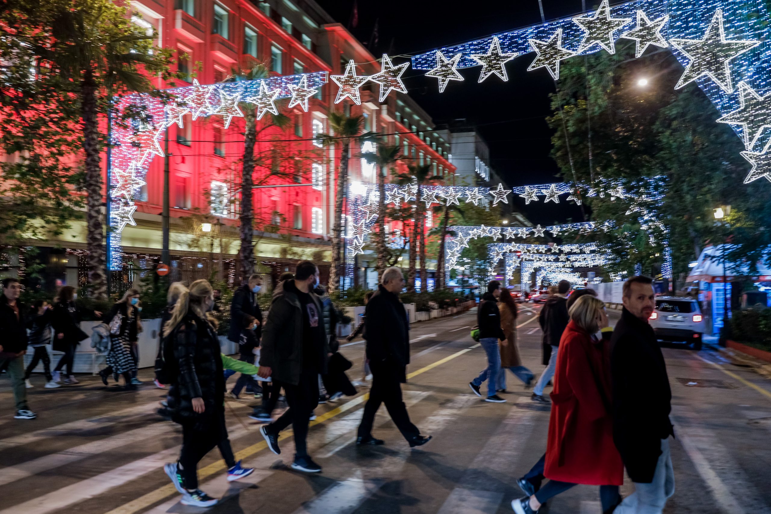 Κορονοϊός: Χριστούγεννα με… κανόνες! Οι προτάσεις των επιστημόνων και η ανησυχία για έξαρση μετά τις γιορτές