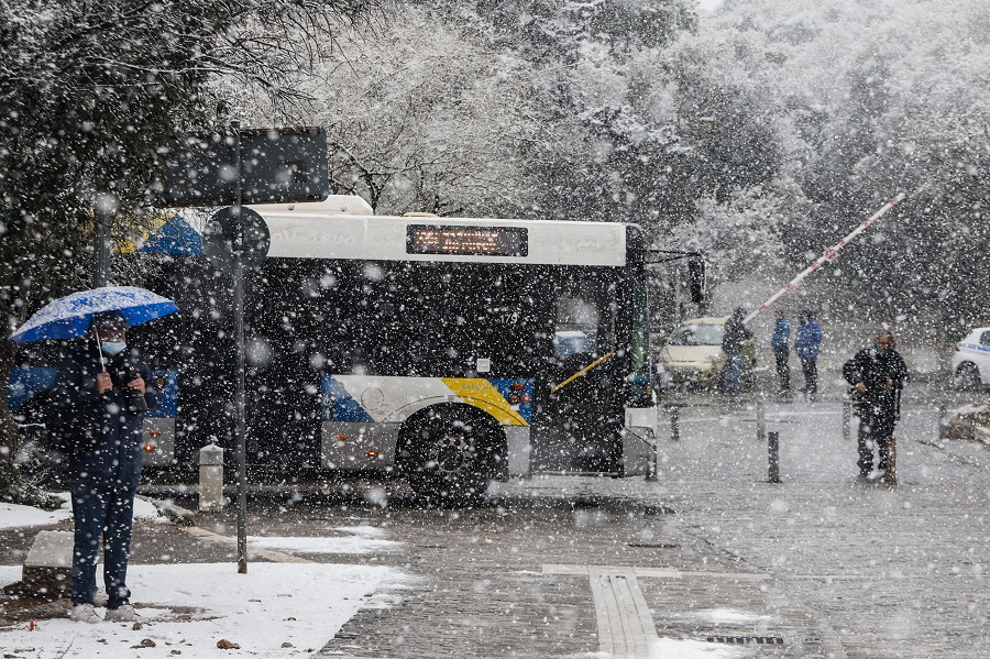 Κακοκαιρία «Ελπίδα»: Αποσύρονται όλα τα λεωφορεία και τρόλεϊ της Αθήνας