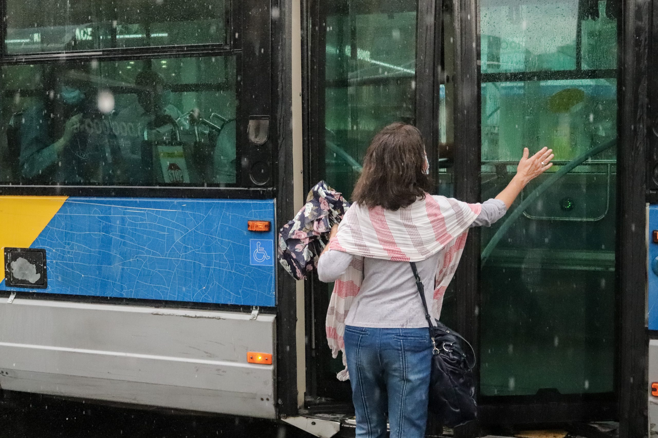 Λεωφορεία: Τέλος τα χάρτινα εισιτήρια – Νέο σύστημα πληρωμών
