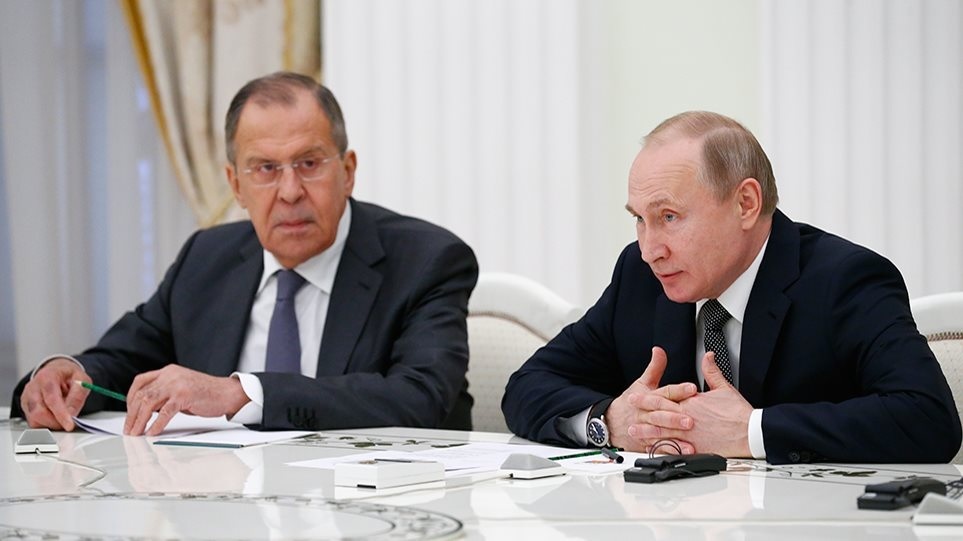 Η Ε.Ε. «παγώνει» τα περιουσιακά στοιχεία Πούτιν και Λαβρόφ