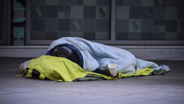 Δήμος Αθηναίων: Μέτρα για την προστασία αστέγων από το ψύχος