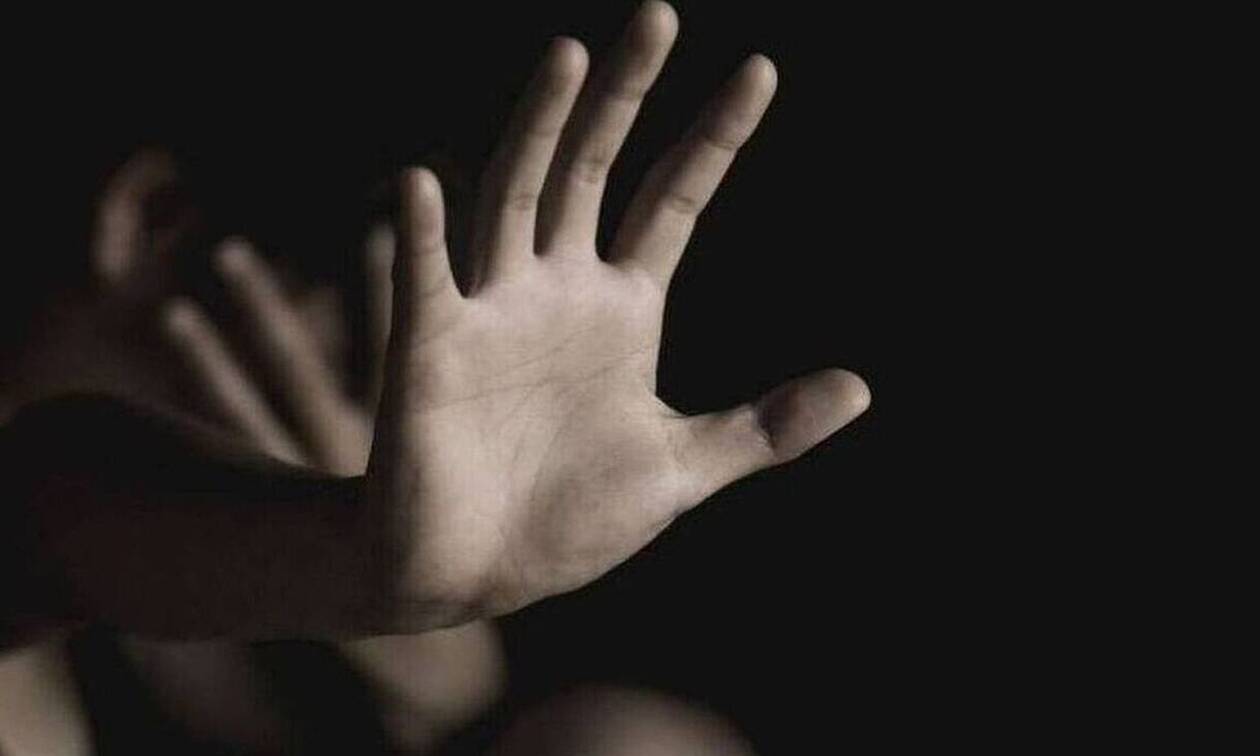 Φρίκη στην Κορινθία: Συνελήφθη 47χρονος για βιασμό της 19χρονης κόρης του