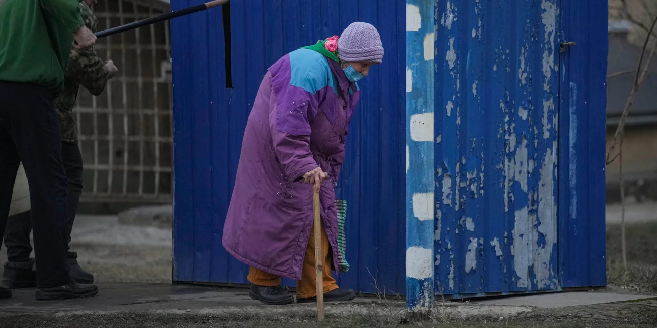 Πόλεμος στην Ουκρανία: Το Κίεβο κατηγορεί την Ρωσία για επίθεση με τανκ σε γηροκομείο