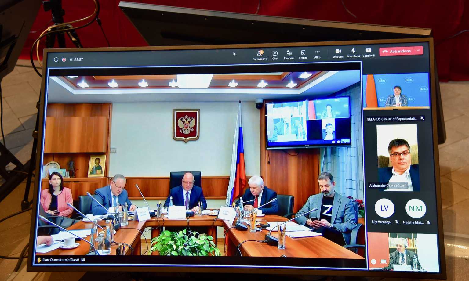Ρώσος βουλευτής φορούσε μπλούζα με το «Ζ» της εισβολής – Έντονη αντίδραση από Χαρακόπουλου