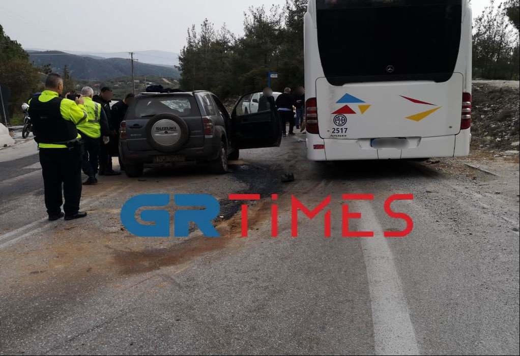 Θεσσαλονίκη: ΙΧ συγκρούστηκε με λεωφορείο – Ένας νεκρός και τρεις τραυματίες (pics&vid)