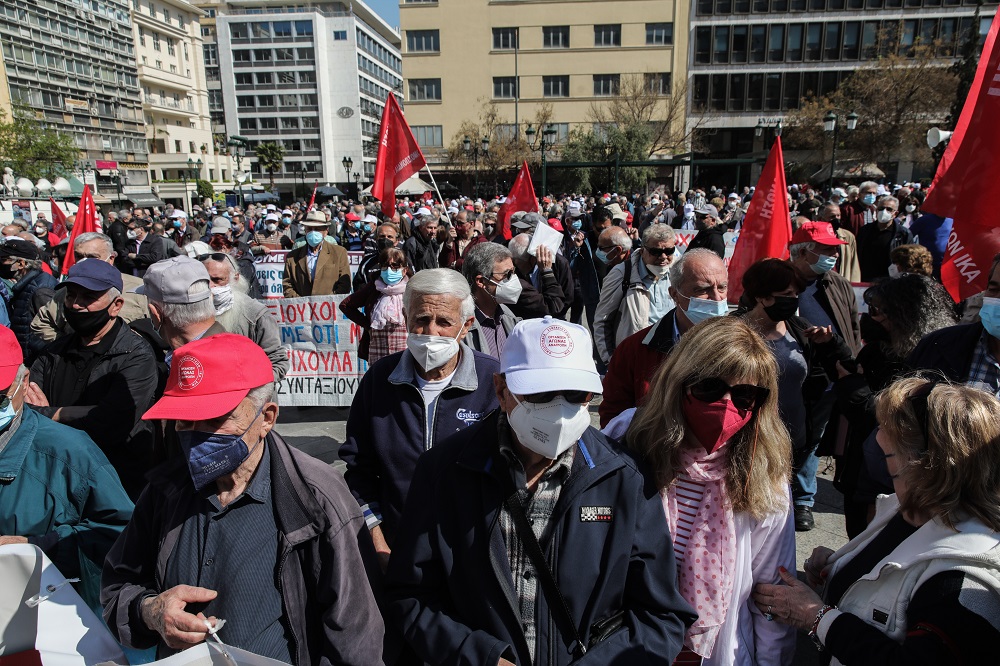 Συνταξιούχοι: Συγκέντρωση διαμαρτυρίας και πορεία στο υπουργείο Εργασίας (pics)