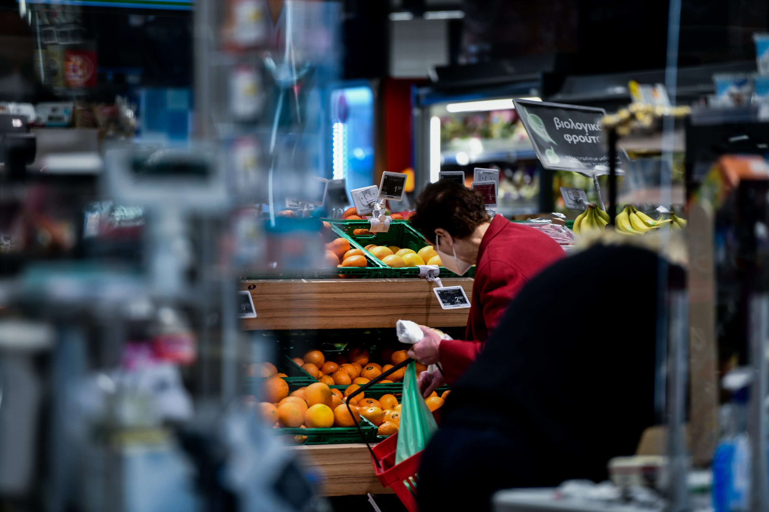 Αγίου Πνεύματος: Τι ισχύει για τα σούπερ μάρκετ και μαγαζιά -Για ποιους είναι αργία
