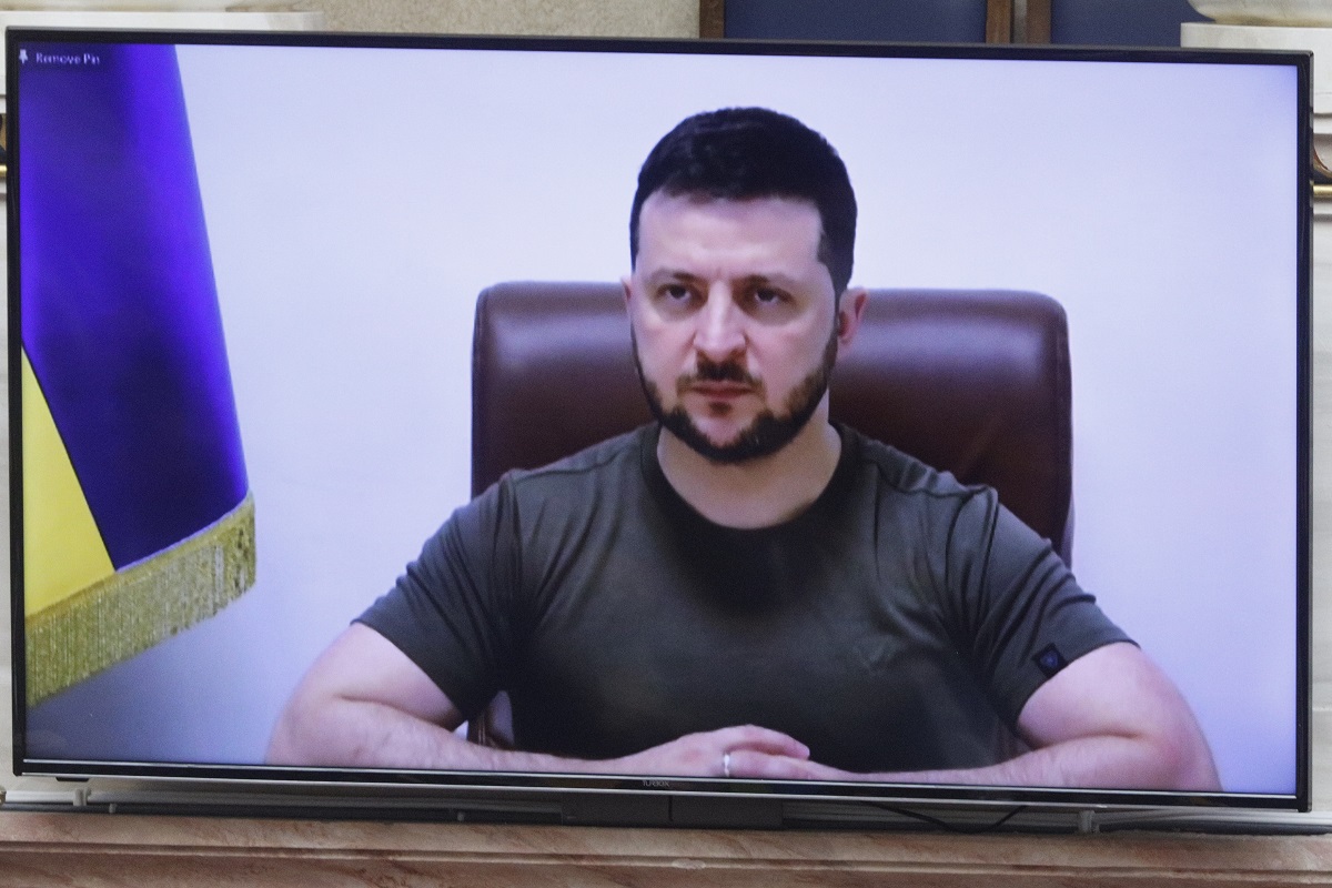 ΚΚΕ: Ζελένσκι και Αζόφ «πάνε πακέτο» – Στη Βουλή έγιναν τα επίσημα «αποκαλυπτήρια»