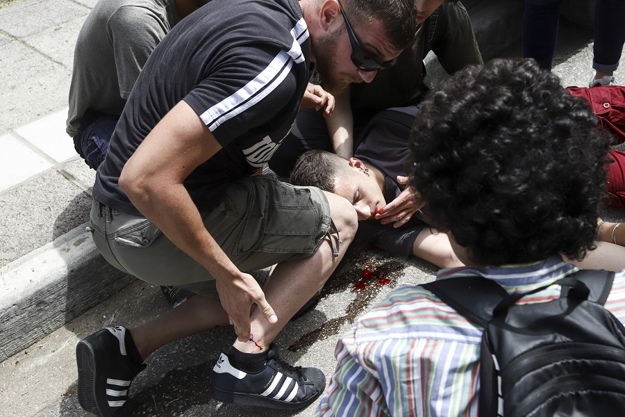 Θεσσαλονίκη: Τραυματίστηκε φοιτητής στα επεισόδια στο ΑΠΘ (pics&vids)