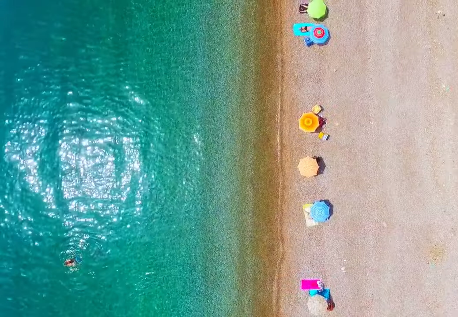 Η «άγνωστη» παραλία μια… ανάσα από την Αθήνα που θυμίζει Κυκλάδες! video