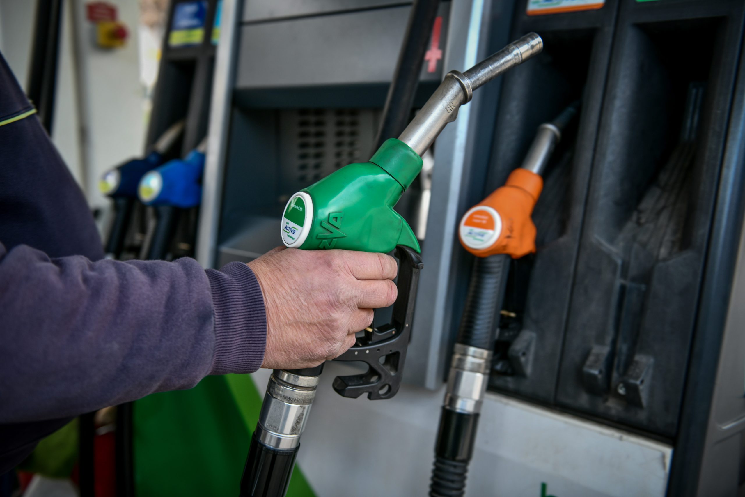 Fuel Pass 2: Ποια ΑΦΜ κάνουν αίτηση σήμερα για το επίδομα βενζίνης