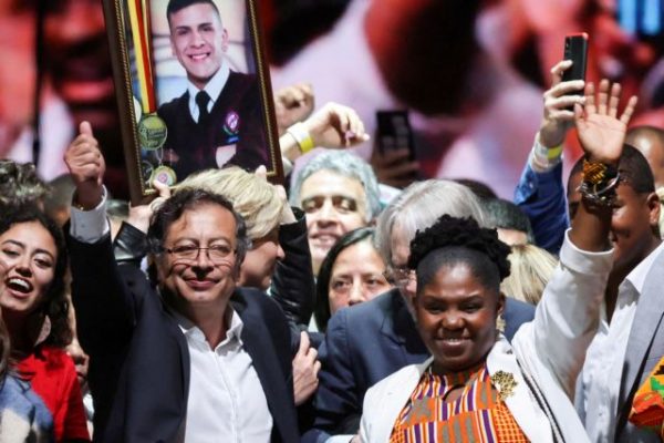 Γκουστάβο Πέτρο: Από το αντάρτικο πόλεων πρόεδρος της Κολομβίας
