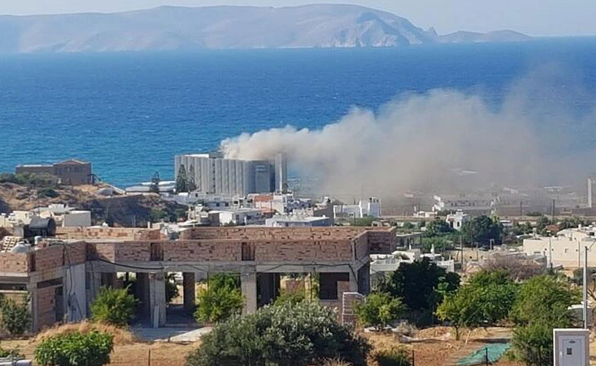 Μεγάλη φωτιά τώρα σε ξενοδοχείο στο Ηράκλειο