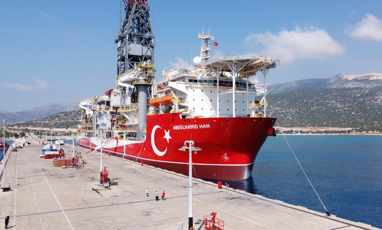 Ελληνοτουρκικά: Το γεωτρύπανο Abdulhamid Han βγαίνει στη Μεσόγειο για έρευνες τον Αύγουστο