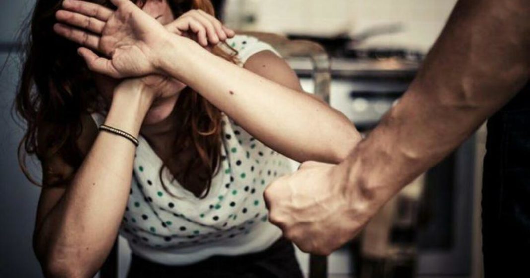 Ενδοοικογενειακή βία -Επίθεση στο Ηράκλειο: 41χρονος «μπούκαρε» στο σπίτι της εν διαστάσει συζύγου του