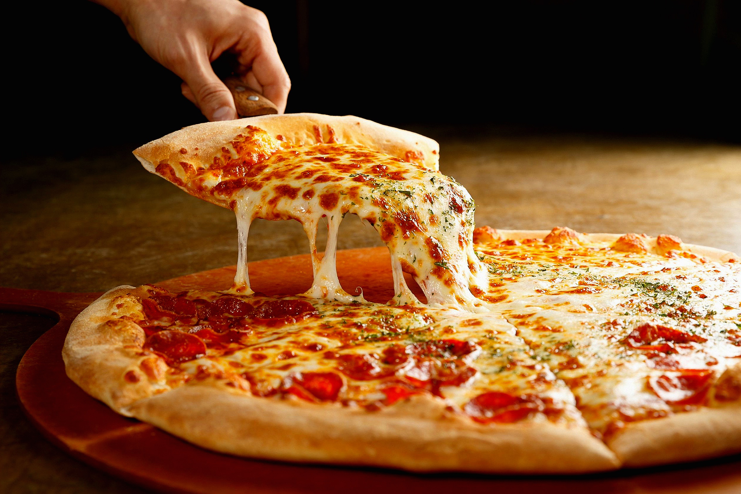 Πανάκριβη και η πίτσα-Από 5 ως 25 ευρώ στην Αττική