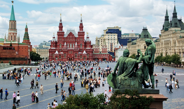 Ρωσία: Μικρότερη η ύφεση για την οικονομία