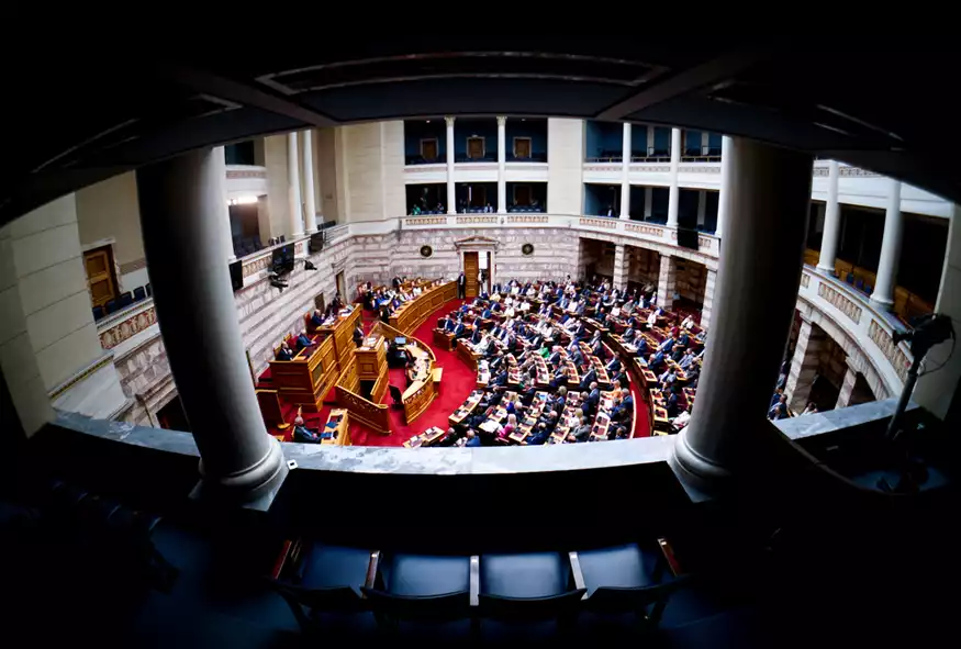 Υπερψηφίστηκε σε έντονο κλίμα το νομοσχέδιο του υπουργείου Οικονομικών -Ψήφισε η ΝΔ, ο ΣΥΡΙΖΑ, το ΠΑΣΟΚ και η Ελληνική Λύση
