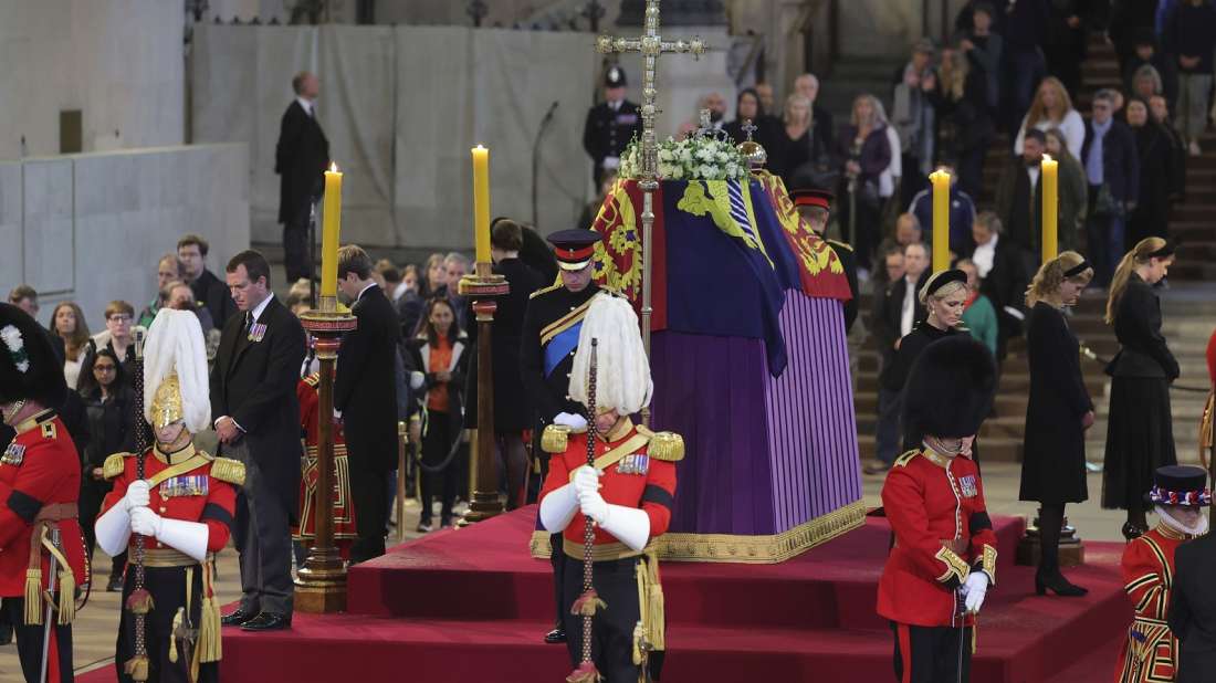 Βασίλισσα Ελισάβετ: Σε γιγαντοοθόνες και κινηματογράφους θα προβληθεί η κηδεία