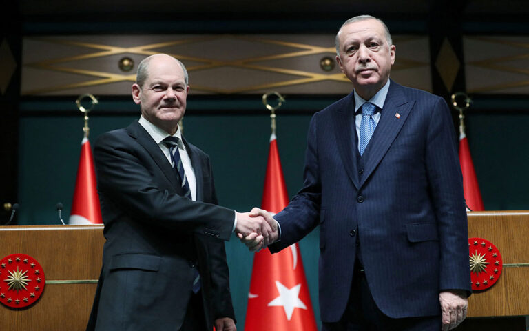 Τουρκία: Ο τουρκικός Τύπος για την επίσκεψη του Ερντογάν στο Βερολίνο