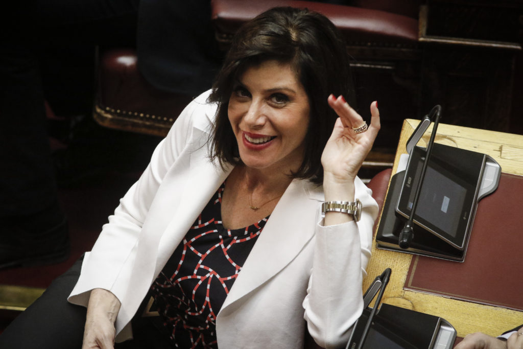 Ασημακοπούλου: ΣΥΡΙΖΑ και ΚΚΕ φέρνουν στη Βουλή το θέμα με τα emails – Αμηχανία του κυβερνητικού εκπροσώπου