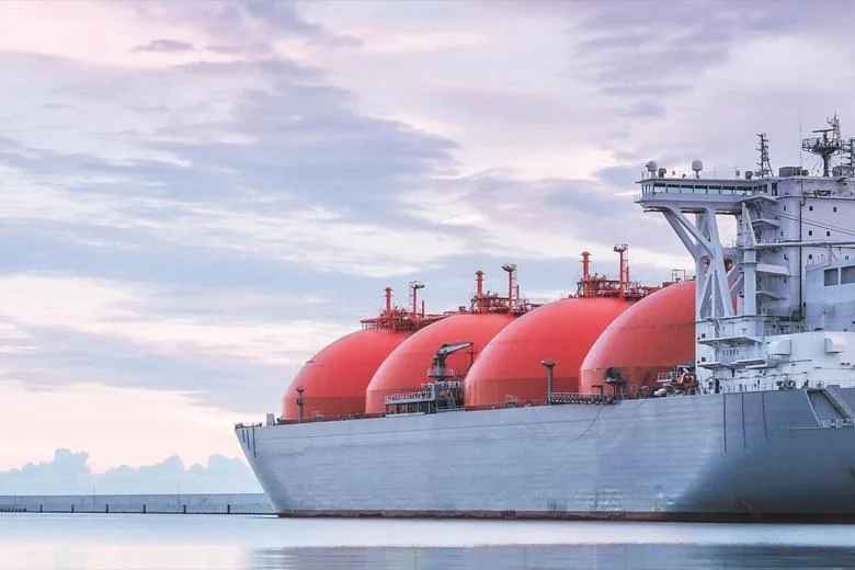 Οι Αμερικανοί αισχροκερδούν σε βάρος των Ευρωπαίων με το LNG