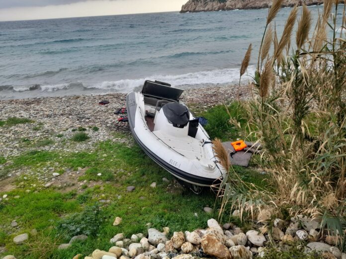 Σκάφος με μετανάστες εντοπίστηκε στη Νάξο – Αναζητούνται 4 άτομα και ο διακινητής