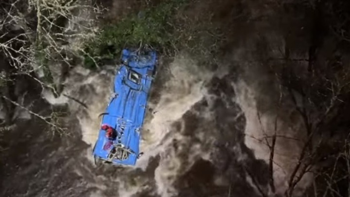 Ισπανία: Στους 7 οι νεκροί από την πτώση λεωφορείου σε ποτάμι