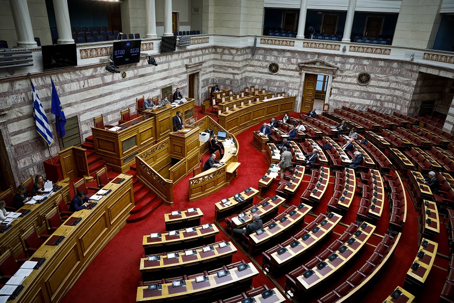 Βουλή: Κατατέθηκε το νομοσχέδιο για τους εκλογείς εξωτερικού
