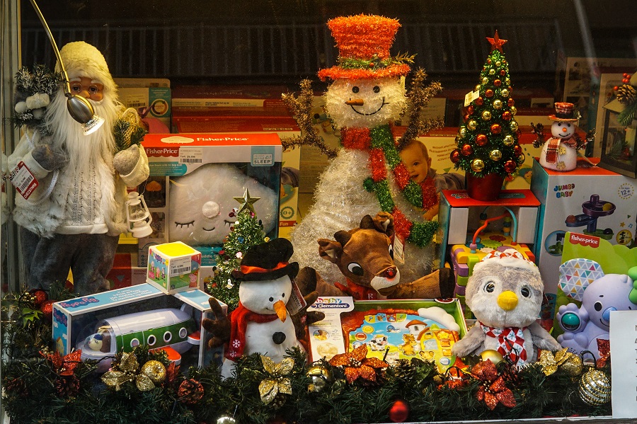 Εορταστικό ωράριο: Θα είναι ανοιχτά τα καταστήματα και τις Κυριακές για Χριστούγεννα και Πρωτοχρονιά