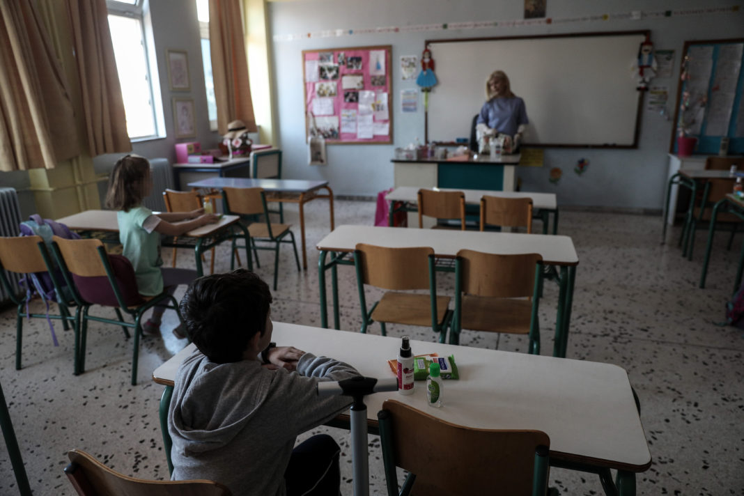 Νέα σχολική χρονιά: Ώρα για τον αγιασμό στα σχολεία – Η απόφαση για τα κλειστά