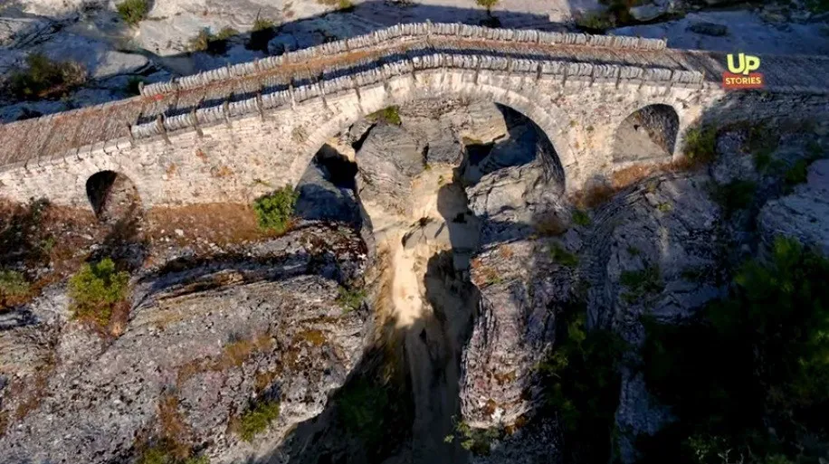 Το πιο όμορφο τοξωτό γεφύρι της Ηπείρου (βίντεο)