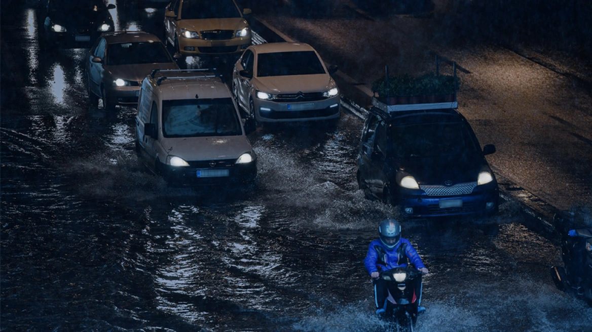 Εντονη βροχόπτωση στα Βόρεια Προάστια-Πλημμύρισαν δρόμοι