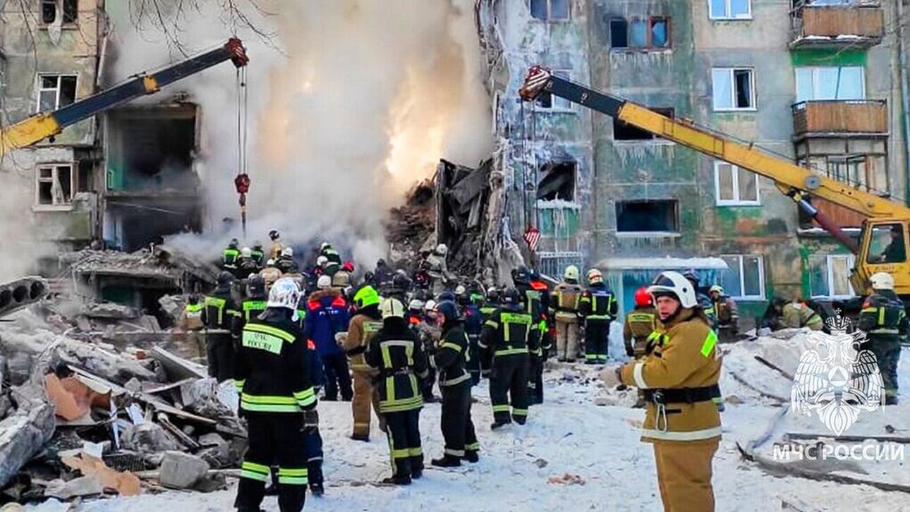 Ρωσία: Έκρηξη σε πολυκατοικία από διαρροή αερίου – Τουλάχιστον 7 νεκροί (vid)