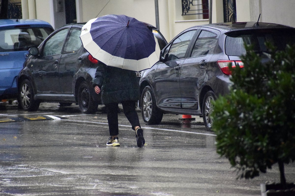 Καιρός: Νεφώσεις με βροχές και τοπικά ισχυρές καταιγίδες την Τετάρτη