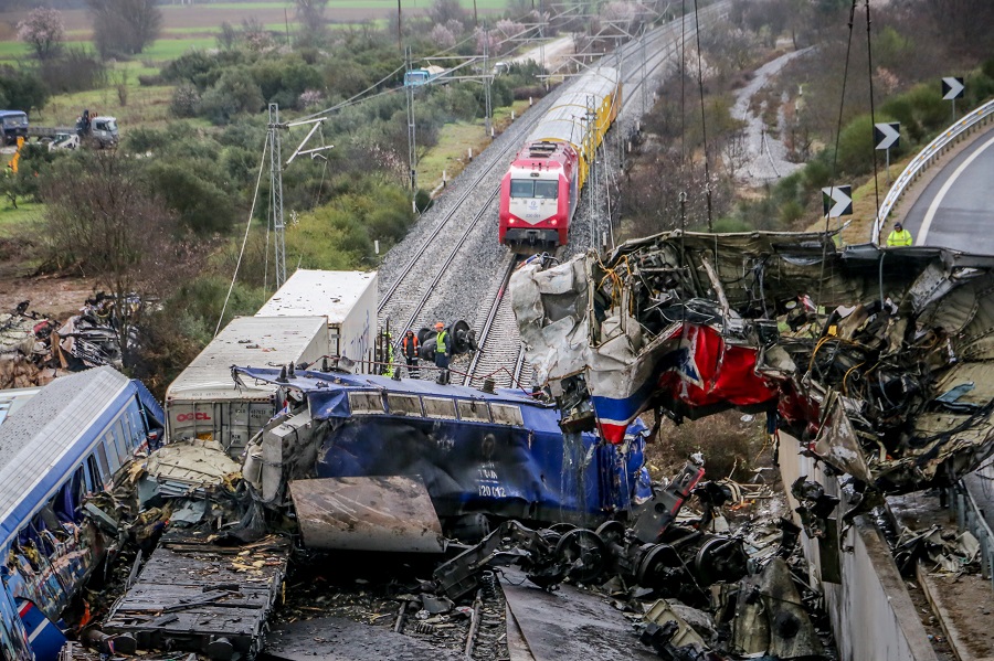 Σιδηροδρομικό δυστύχημα στα Τέμπη: Στους 57 οι νεκροί, 56 αγνοούμενοι