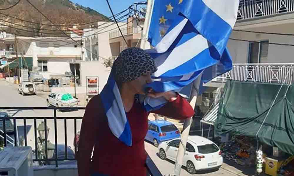 Θράκη -Αϊσέ Ιμάμ: Τι λέει η γυναίκα που δέχθηκε επίθεση για την ελληνική σημαία