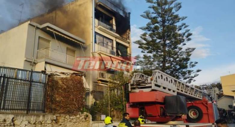 Πάτρα: Μεγάλη φωτιά και εκρήξεις σε τριώροφη πολυκατοικία – Εκκενώθηκε το κτίριο (vids)