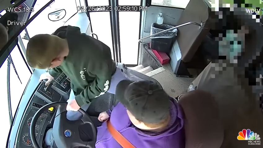 ΗΠΑ: 13χρονος ακινητοποίησε σχολικό λεωφορείο όταν λιποθύμησε ο οδηγός (vid)