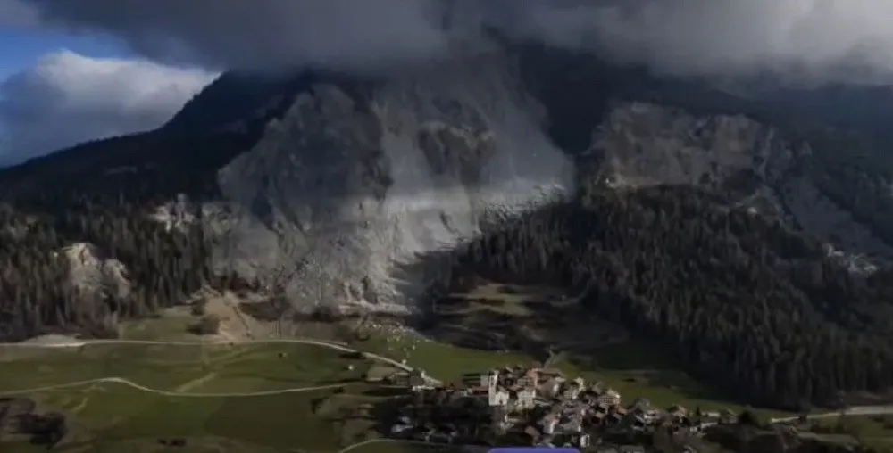 Λιώνουν οι παγετώνες και γίνονται τερατώδεις κατολισθήσεις στις Αλπεις-Εκκενώνεται χωριό (βίντεο)