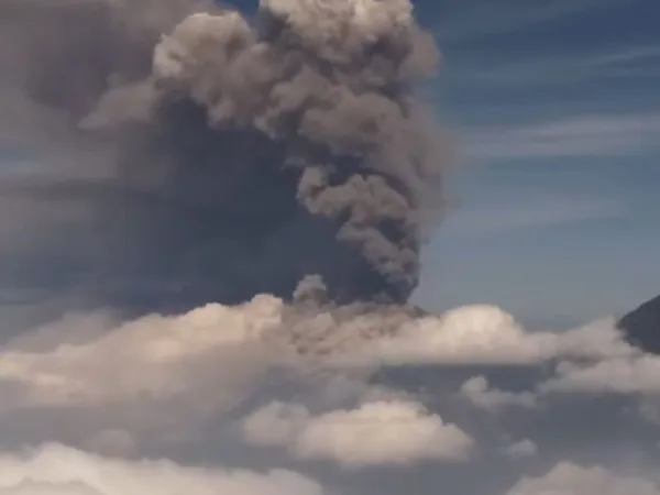 Εντυπωσιακές φωτό και βίντεο από έκρηξη ηφαιστείου στη Γουατεμάλα