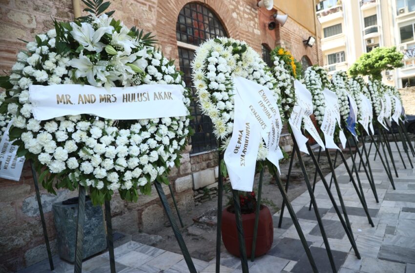 Ακάρ: Έστειλε στεφάνι στην κηδεία του Κωσταράκου -Σήμερα η κηδεία του πρώην αρχηγού ΓΕΕΘΑ