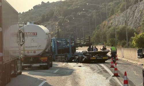 Σύγκρουση φορτηγών στην Εγνατία – Κυκλοφοριακό χάος προς Ηγουμενίτσα