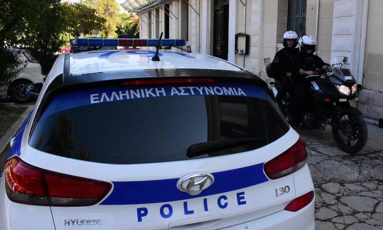 Εξαρθρώθηκε κύκλωμα παράνομων ελληνοποιήσεων – Και δεύτερος αστυνομικός στη δικογραφία