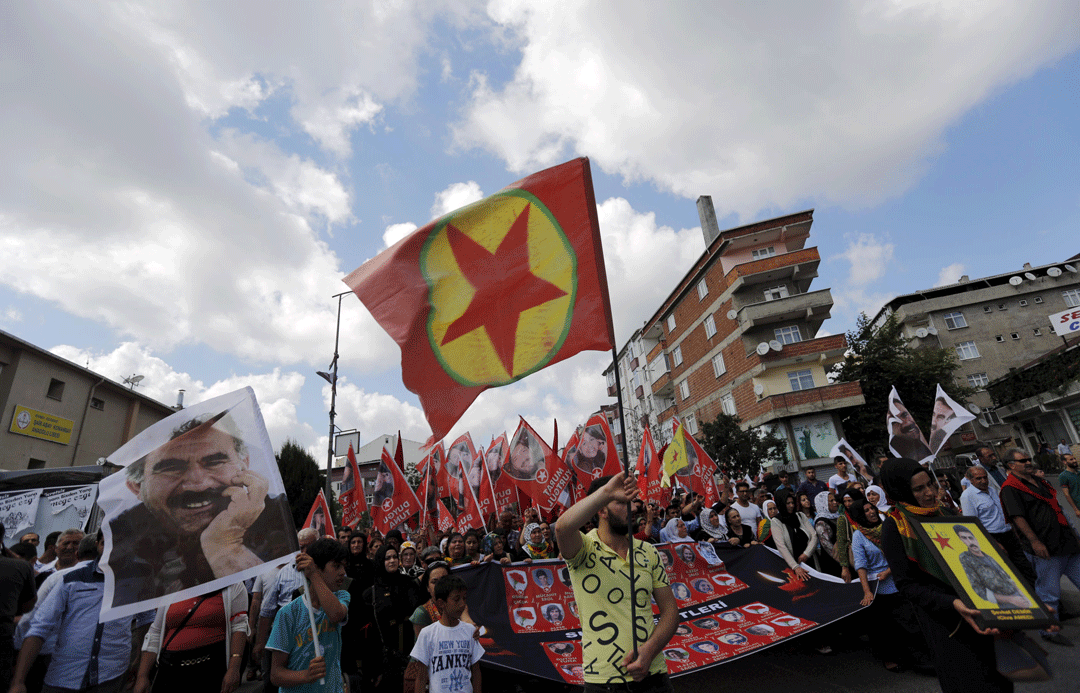 PKK: Έκαψαν ομοίωμα του Ερντογάν και φώναζαν «σκοτώστε τον…»