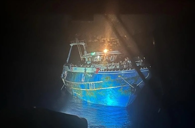 Ναυάγιο στην Πύλο: Νέα φωτογραφία από το μοιραίο σκάφος πριν από τη βύθισή του
